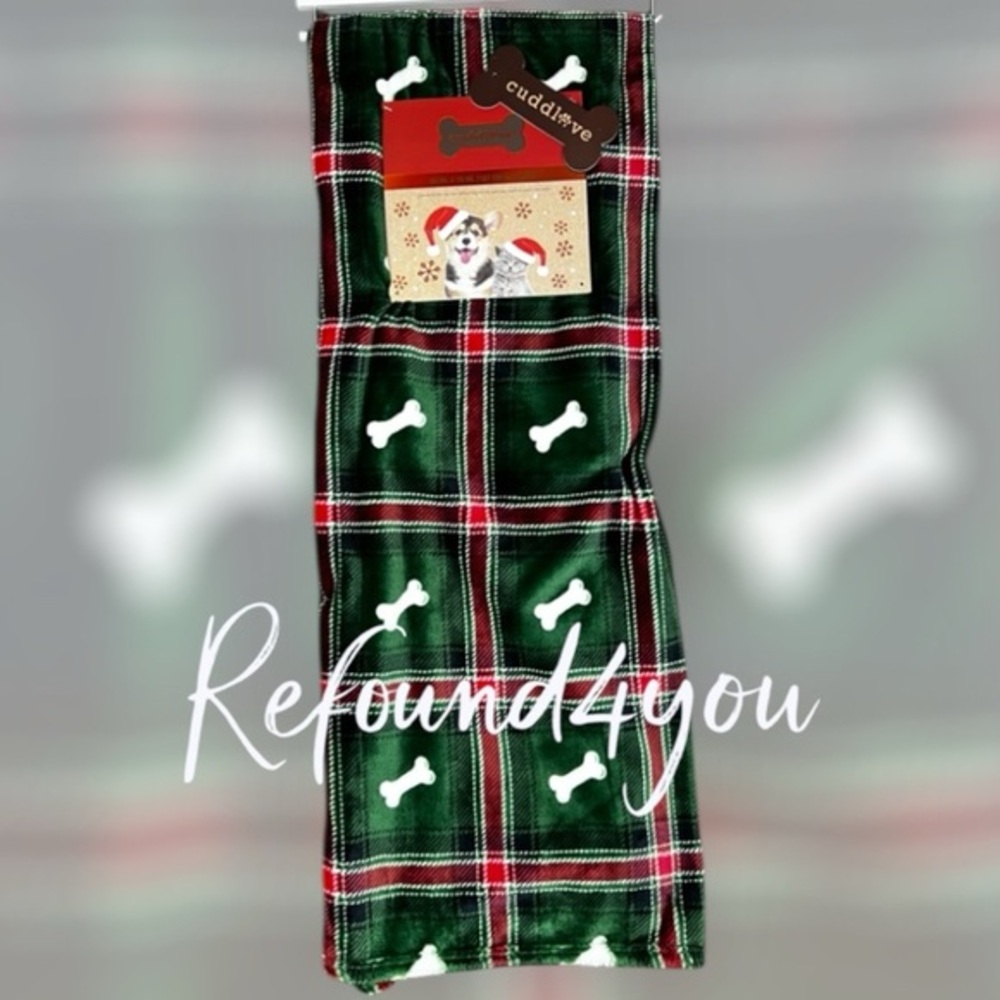 Cuddlove - ‘Plaid & Dog Bones’ Plush throw. 50“ x 70“. NWT. Firm! Last one!